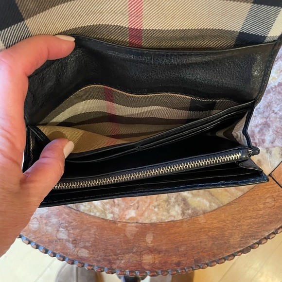Burberry Wallet - Picture 5 of 11